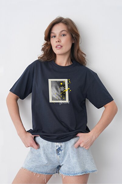 TREND EMMODA Tricou de damă Blessed, cu imprimeu text, vopsit în galben, cu i...