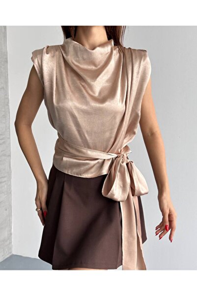 Butik Beyza Patterned Satin Fabric Degaje Collar Blouse