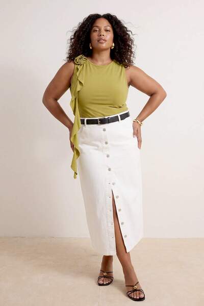 Trendyol Curve Bluză tricotată cu detalii florale verde ulei, mărime mare TBB...