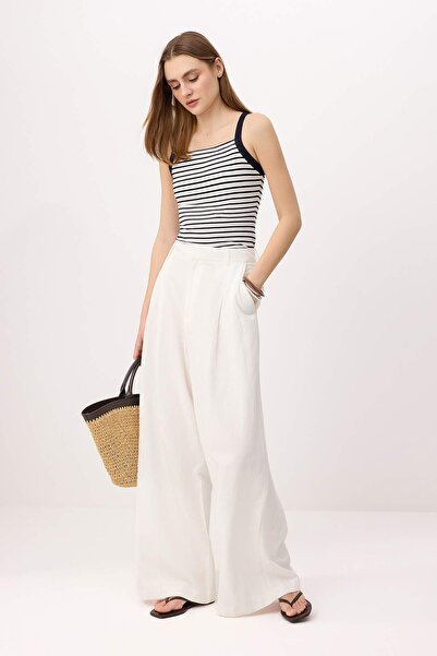 Trendyol Collection قميص داخلي محبوك مرن طويل ومرن بخطوط باللون الأزرق الداكن...