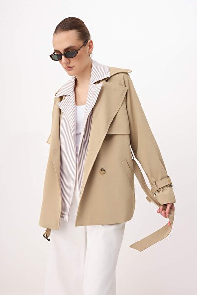 Trendyol Kollektion Beige gestreifter Hemdkragen-Detail, zweireihiger Verschl...