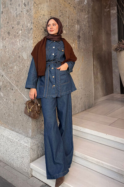 LOCCO بدلة جينز نسائية بتفاصيل جيب وربطة خصر باللون الأزرق الداكن