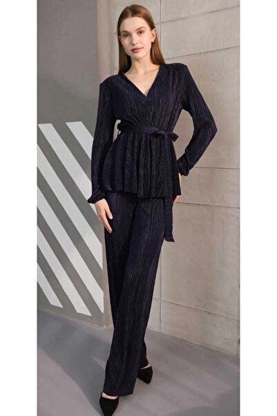 Butik طقم KROVAVE ذو الجزء السفلي المطوي