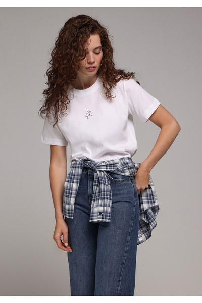 Colin's Boxy Fit Yuvarlak Yaka Baskılı Kadın Beyaz Kısa Kol Tişört
