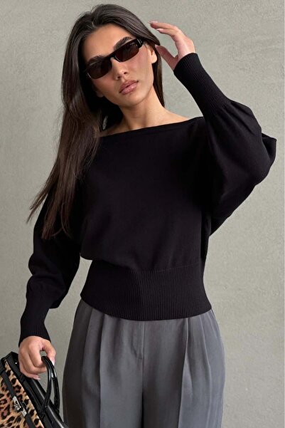 Madmext Pulover de damă negru, cu nervuri și croială asimetrică MG2744