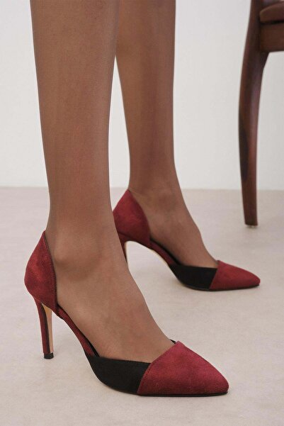 Mio Gusto Brien Burgunderrote und schwarze Wildleder-Farbblock-Damenschuhe mi...