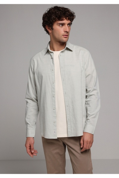 Colin's قميص ذو قصة عادية برقبة قطن لو دايت، قميص رجالي أخضر بأكمام طويلة