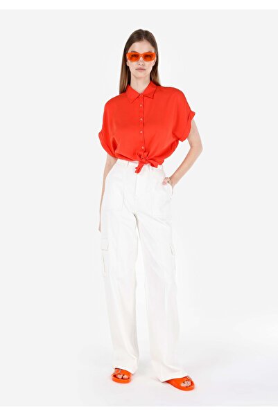 Colin's بنطلون جينز أبيض نسائي بخصر عالٍ وقابل للانكماش من كارجو فيت