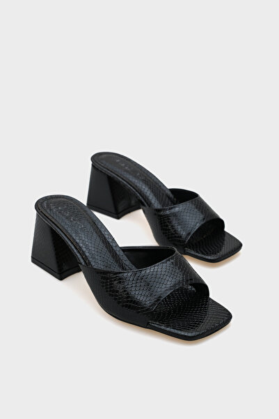 Capone Outfitters Γυναικείες παντόφλες με μεσαίο τακούνι Blunt Toe