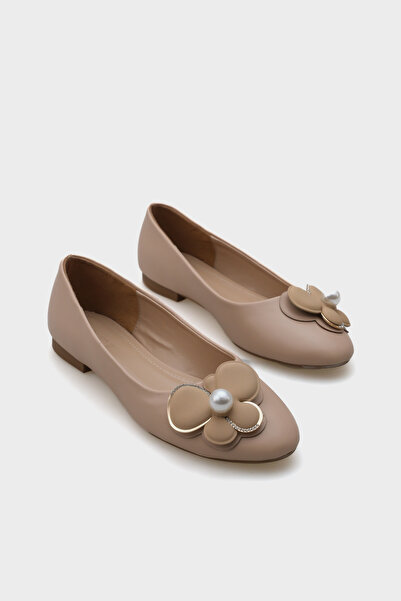 Capone Outfitters Γυναικείες μπαλαρίνες Blanca Pearl με αξεσουάρ λουλουδιών