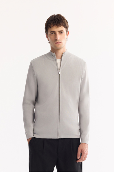 Avva سترة رجالية رمادية اللون مكونة من ياقة مرتفعة متوسطة الطول طبقات من الرا...