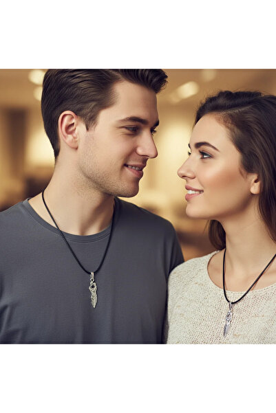 Alooya Aşk Sarılan Sevgili - Söz Gümüş Kaplama Deri İp Kolye