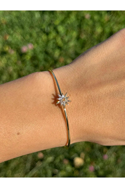 Luseda سوار ذهبي قابل للتعديل مرصع بحجر الزركون على شكل كريستال