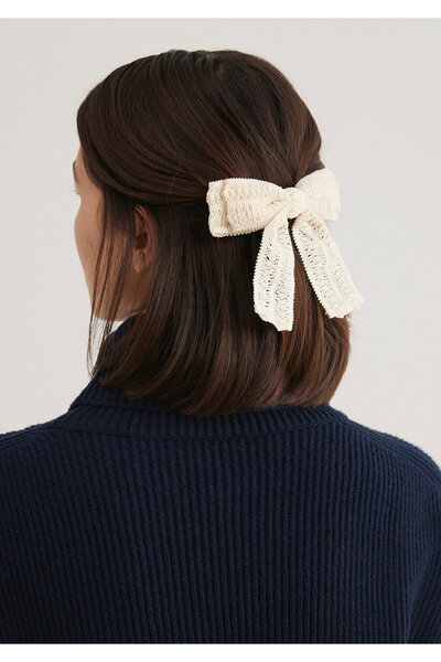 Mavi Haarnadel mit Schleife in Ecru mit Stickerei-Detail 1913270 -70048