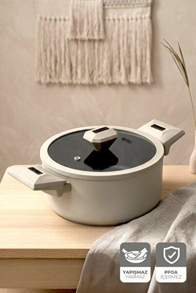 Kitchen Life وعاء جيجيلي كريستيل تيتانيوم 20 سم - كريمي