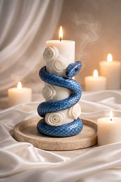 Faux Dyed Natural Soy Candle with Unusual Snake Details Decorative Snake Candle