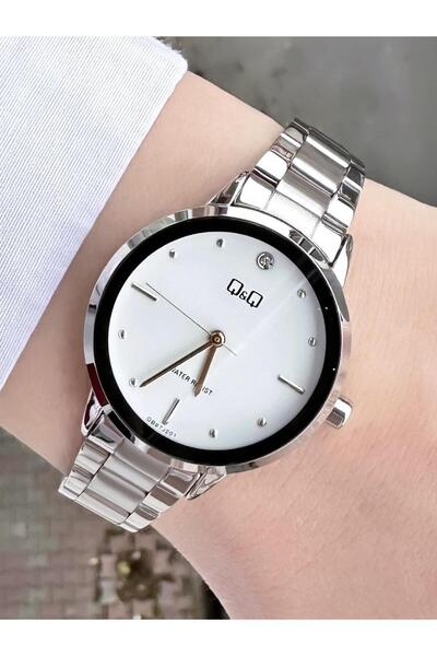 Q&Q  ساعة يد نسائية بسلك معدني