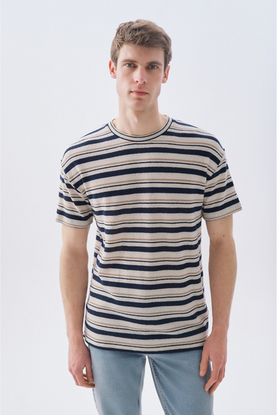 Mudo سترة مخططة كبيرة الحجم ذات ياقة دائرية وأكمام قصيرة