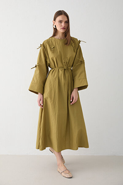 Melike Tatar فستان بتفاصيل زهور 32-2669