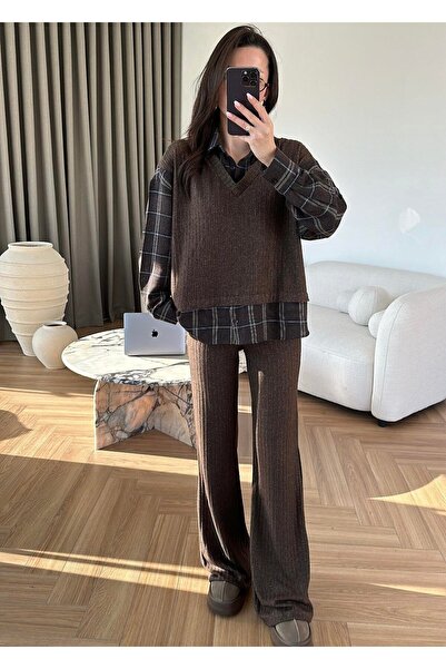 SHILSEE BEUTİQUE COSTUM DE DAMĂ CU CĂMAȘĂ ÎN CAROURI MARO ȘI PANTALONI DETALI...