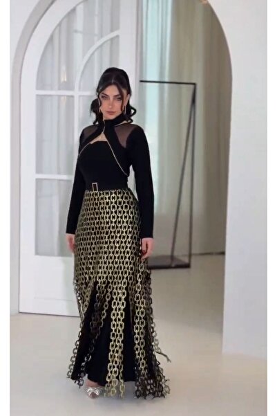 NALA FASHION Luxurious Black Evening Gown Featuring a Blend of Modern Eleganc...