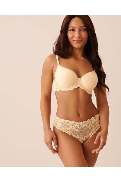 La Vie en Rose Lightly Lined Contour Bra