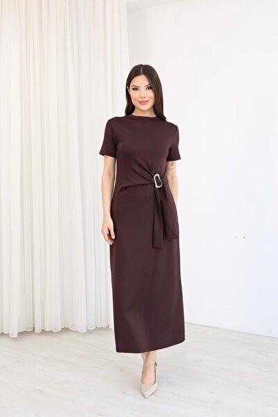 The Robi Γυναικείο φόρεμα με λεπτομέρεια αγκράφας, καφέ χρώμα και δέσιμο με κ...