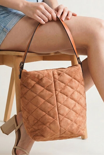 FEMME حقيبة كتف نسائية مبطنة ذات ملمس ناعم - أنيقة وعملية للاستخدام اليومي جي...