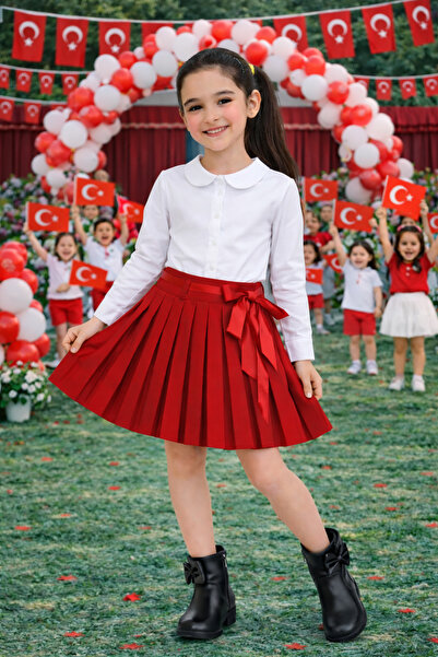 HER ŞEY NOTA www.herseynota.com Set cămașă albă cu mânecă lungă și fustă plis...