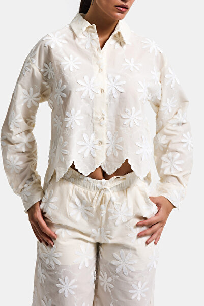 it's basic Women's Stone Color Crop Daisy Patterned Special Design Shirt