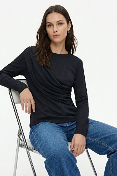 Rays Μαύρη μπλούζα με λαιμόκοψη ποδηλάτου και ντραπέ σχέδιο 252134