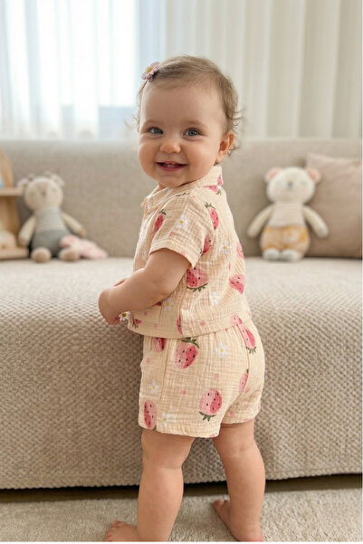 Gebelog Kız Bebek Çilek Desenli Müslin Gömlek Şort Takım