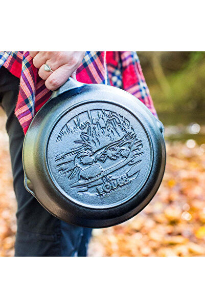 Lodge سلسلة الحياة البرية ™   مقلاة بط من الحديد الزهر مقاس 8 بوصات