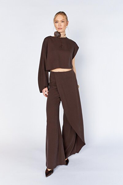 TENA طقم بلوزة نسائية بني 9093 بأكمام غير متماثلة وقصة ملفوفة وبنطلون فضفاض