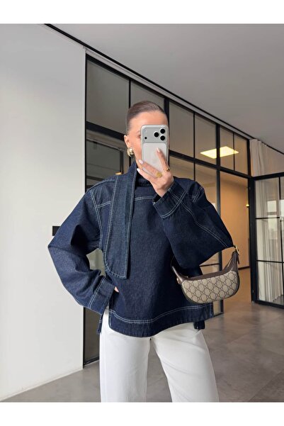 BB Bensu Buyruk Τζιν μπλούζα με λεπτομέρειες που δένουν να διακριθούν