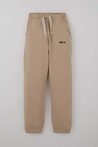 Breeze بنطلون رياضي للأولاد مع تفاصيل مطرزة وإكسسوارات أربطة، للأعمار من 5 إل...