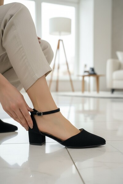 enoch Kadın Badem Burunlu Dekolte Detaylı Alçak Blok Topuklu Bilekten Kemerli...