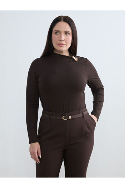 LC Waikiki RMZ GİYİM FARKİLY بلوزة بمقاس كبير وياقة هاكم مع مشبك معدني وتفاصي...