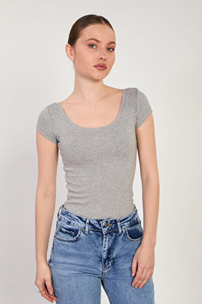 BARRELS AND OIL Жіночий базовий боді з короткими рукавами, відкритим коміром ...