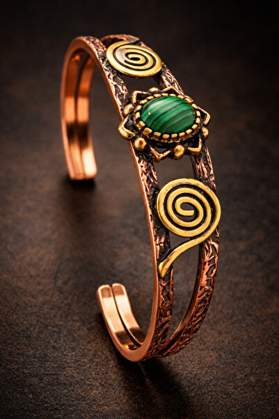 İyyaKee Women's Copper Bracelet with Natural Green Malachite Stone, Stylish C...