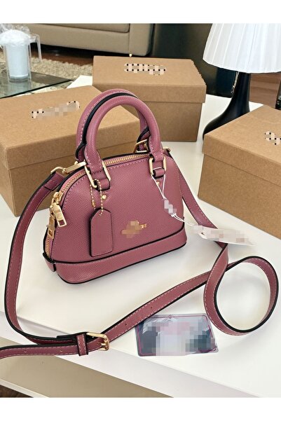 Generic Handbag and shoulder bag, high quality material, with accessories