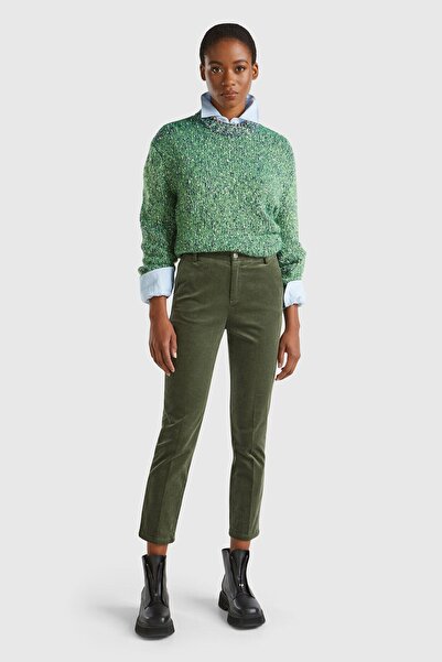 United Colors of Benetton Pantaloni chino din catifea, amestec de bumbac verd...