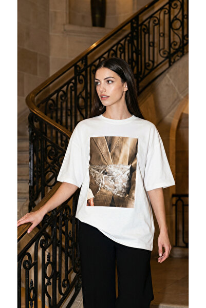 Amia&Co. White Oversize Crew Neck Lace Printed Women's T-Shirt with Charm Detail