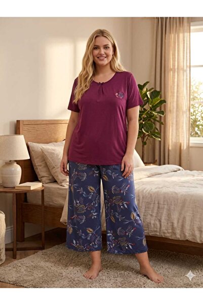 Asel Пижамен комплект голям размер с къс ръкав, капри кройка, от ликра и пени...