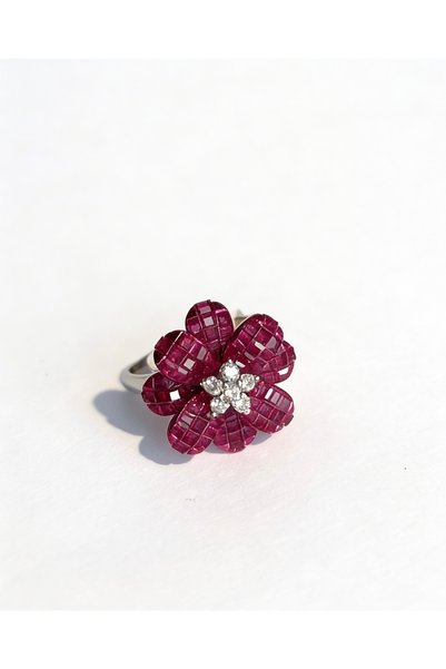 LABELRM Petal Radiance Ring