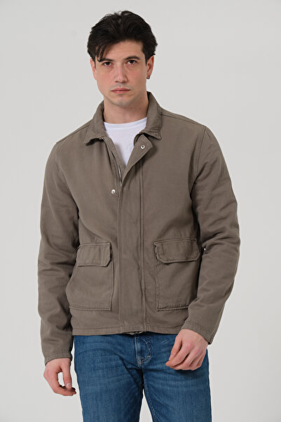 PIQUE ΑΝΔΡΙΚΟ ΠΟΥΚΑΜΙΣΟ Ανδρικό πουκάμισο με τσέπες και κλείσιμο με φερμουάρ