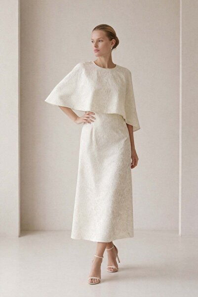 Setre Krem Üst Detaylı Desenli Tam Kalıp Midi Elbise