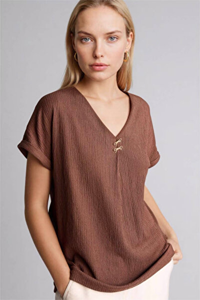 DeFacto Κανονική εφαρμογή, μπλουζάκι με λαιμόκοψη V και κοντό μανίκι H1173AX26SP