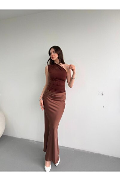 FMN Moda tek omuz çift kumaş detay bele oturan tasarım drapeli saten doku uzu...