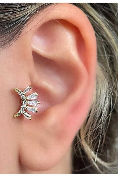 Altın Renk Zirkon Taşlı Çelik Tragus Küpe – Işıltılı Taşlı Piercing Küpe